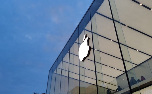 苹果加速布局 AI 可穿戴：三款新品齐发，AI 智能眼镜领衔 2027 年登场